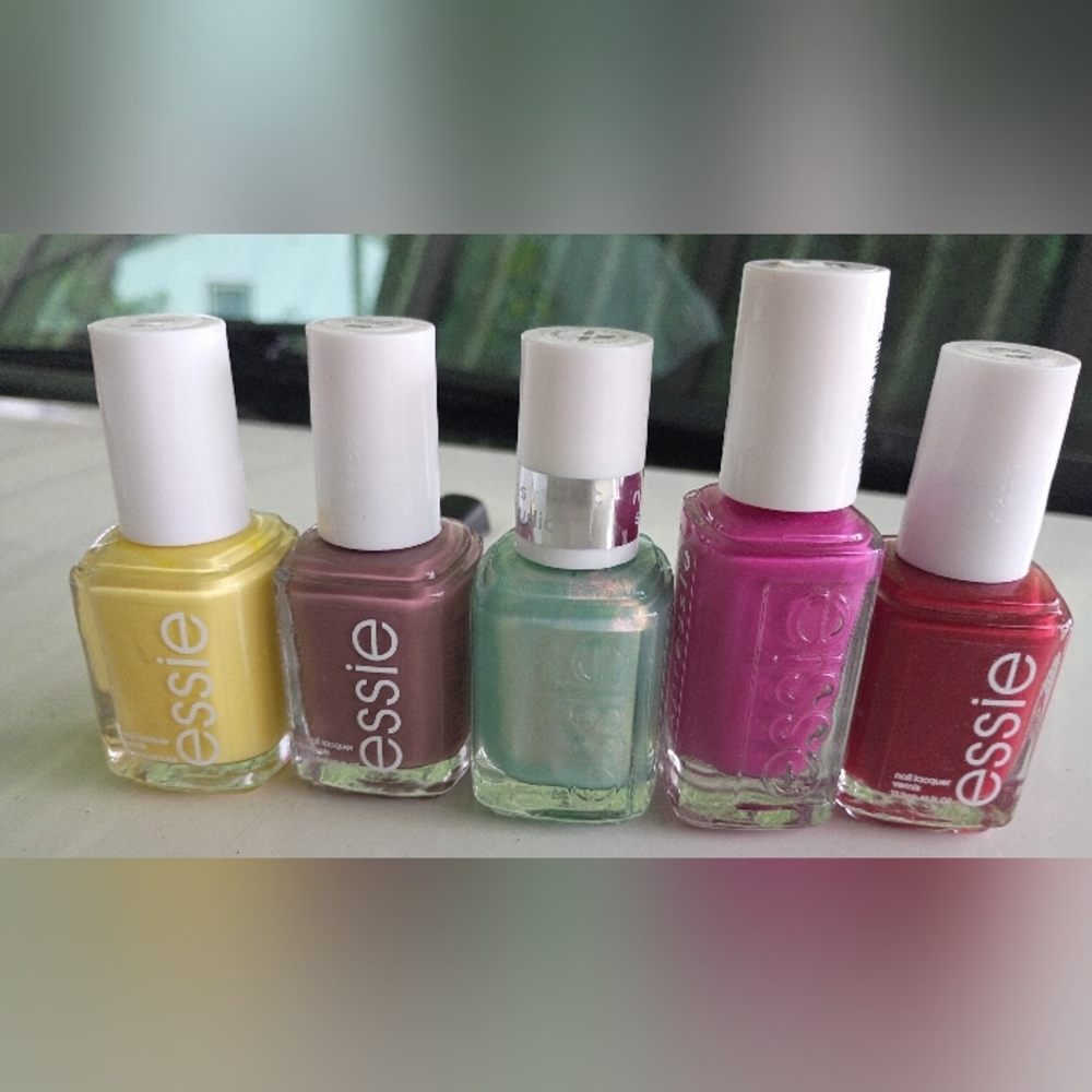 Essie Nail Polish Set